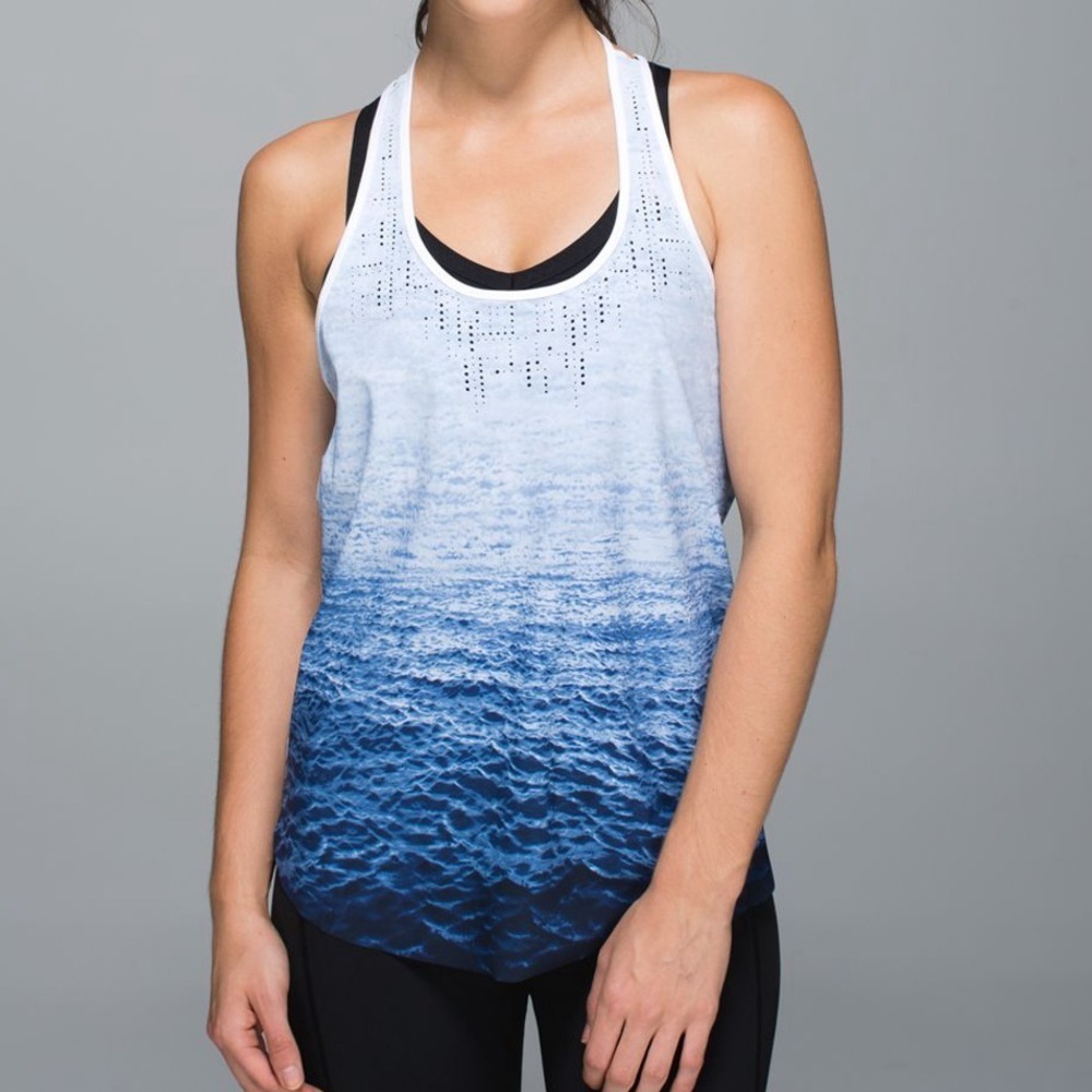 Lululemon Water Bound Singlet Ombre Wave White Navy / White

#1077